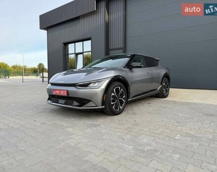 Сірий Кіа EV6, об'ємом двигуна 0 л та пробігом 9 тис. км за 27999 $, фото 92 на Automoto.ua