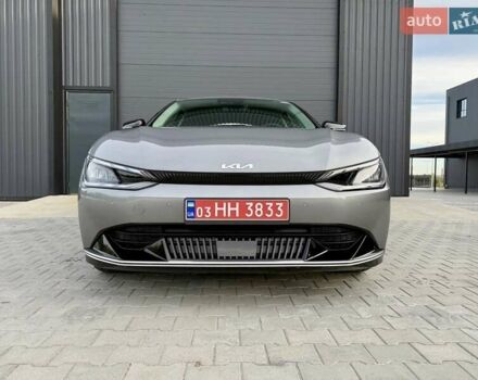 Сірий Кіа EV6, об'ємом двигуна 0 л та пробігом 9 тис. км за 27999 $, фото 4 на Automoto.ua