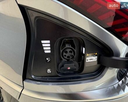 Сірий Кіа EV6, об'ємом двигуна 0 л та пробігом 9 тис. км за 27999 $, фото 71 на Automoto.ua