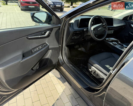 Серый Киа EV6, объемом двигателя 0 л и пробегом 9 тыс. км за 28500 $, фото 43 на Automoto.ua
