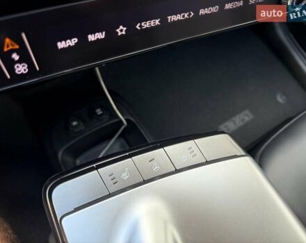 Серый Киа EV6, объемом двигателя 0 л и пробегом 10 тыс. км за 28500 $, фото 32 на Automoto.ua