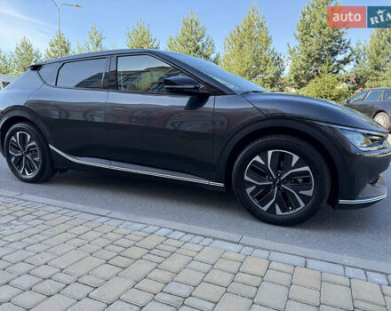 Серый Киа EV6, объемом двигателя 0 л и пробегом 9 тыс. км за 28500 $, фото 29 на Automoto.ua