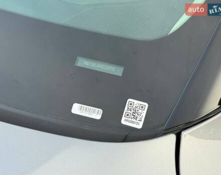 Сірий Кіа EV6, об'ємом двигуна 0 л та пробігом 9 тис. км за 27999 $, фото 85 на Automoto.ua