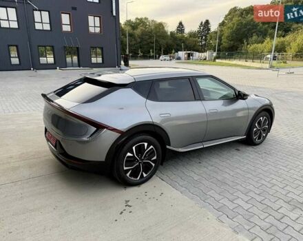 Сірий Кіа EV6, об'ємом двигуна 0 л та пробігом 9 тис. км за 27999 $, фото 96 на Automoto.ua