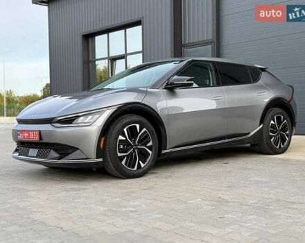 Сірий Кіа EV6, об'ємом двигуна 0 л та пробігом 9 тис. км за 27999 $, фото 91 на Automoto.ua