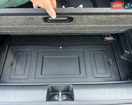 Сірий Кіа EV6, об'ємом двигуна 0 л та пробігом 1 тис. км за 38499 $, фото 73 на Automoto.ua