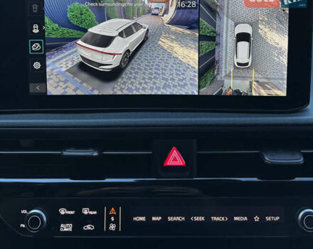 Серый Киа EV6, объемом двигателя 0 л и пробегом 3 тыс. км за 32999 $, фото 30 на Automoto.ua