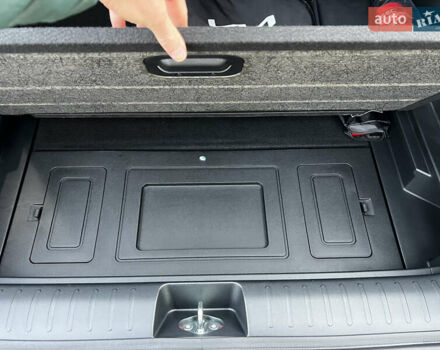 Серый Киа EV6, объемом двигателя 0 л и пробегом 1 тыс. км за 36900 $, фото 37 на Automoto.ua