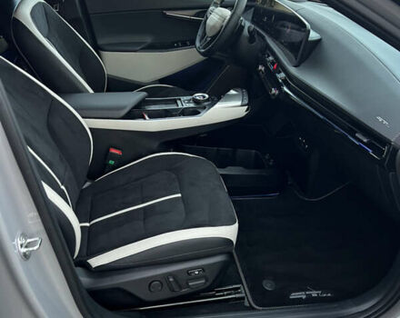 Серый Киа EV6, объемом двигателя 0 л и пробегом 1 тыс. км за 36900 $, фото 16 на Automoto.ua