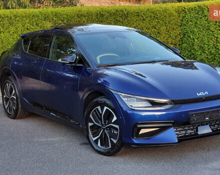 Синий Киа EV6, объемом двигателя 0 л и пробегом 9 тыс. км за 76704 $, фото 2 на Automoto.ua