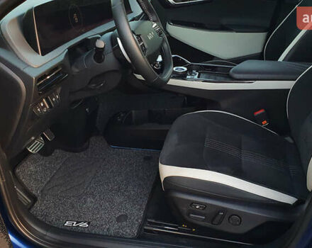 Синий Киа EV6, объемом двигателя 0 л и пробегом 9 тыс. км за 76704 $, фото 16 на Automoto.ua