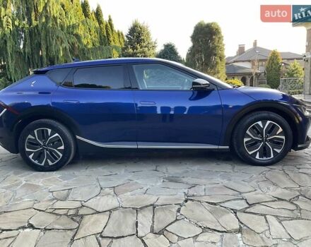 Синий Киа EV6, объемом двигателя 0 л и пробегом 87 тыс. км за 21499 $, фото 3 на Automoto.ua