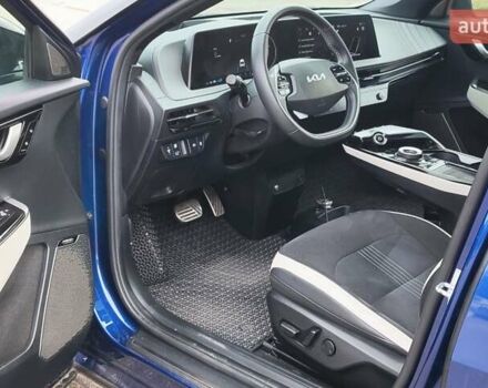 Синий Киа EV6, объемом двигателя 0 л и пробегом 11 тыс. км за 25999 $, фото 11 на Automoto.ua