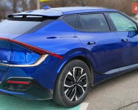 Синий Киа EV6, объемом двигателя 0 л и пробегом 11 тыс. км за 25999 $, фото 6 на Automoto.ua