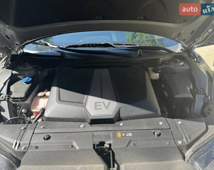Синій Кіа EV6, об'ємом двигуна 0 л та пробігом 44 тис. км за 21950 $, фото 10 на Automoto.ua