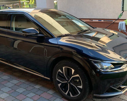 Синий Киа EV6, объемом двигателя 0 л и пробегом 36 тыс. км за 26750 $, фото 2 на Automoto.ua