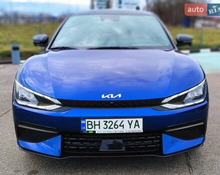 Синий Киа EV6, объемом двигателя 0 л и пробегом 11 тыс. км за 25999 $, фото 4 на Automoto.ua