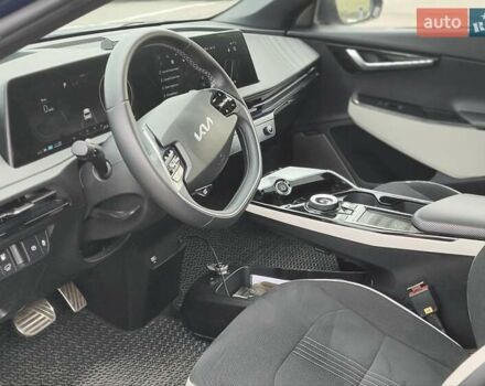 Синий Киа EV6, объемом двигателя 0 л и пробегом 11 тыс. км за 25999 $, фото 10 на Automoto.ua