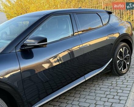 Синій Кіа EV6, об'ємом двигуна 0 л та пробігом 100 тис. км за 22700 $, фото 35 на Automoto.ua