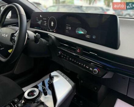 Синий Киа EV6, объемом двигателя 0 л и пробегом 1 тыс. км за 33500 $, фото 27 на Automoto.ua
