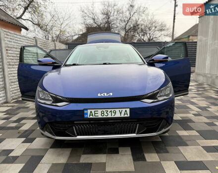 Синій Кіа EV6, об'ємом двигуна 0 л та пробігом 55 тис. км за 24900 $, фото 5 на Automoto.ua