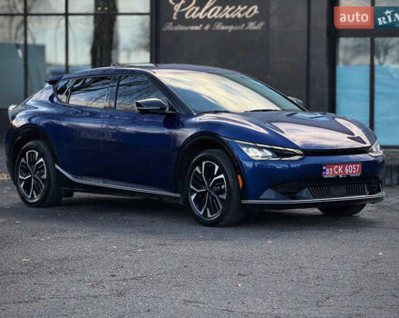 Синий Киа EV6, объемом двигателя 0 л и пробегом 35 тыс. км за 26500 $, фото 3 на Automoto.ua