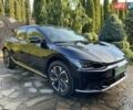 Синий Киа EV6, объемом двигателя 0 л и пробегом 48 тыс. км за 27499 $, фото 2 на Automoto.ua