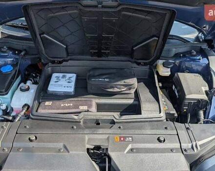 Синій Кіа EV6, об'ємом двигуна 0 л та пробігом 10 тис. км за 25999 $, фото 9 на Automoto.ua