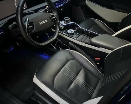 Синий Киа EV6, объемом двигателя 0 л и пробегом 38 тыс. км за 30100 $, фото 19 на Automoto.ua