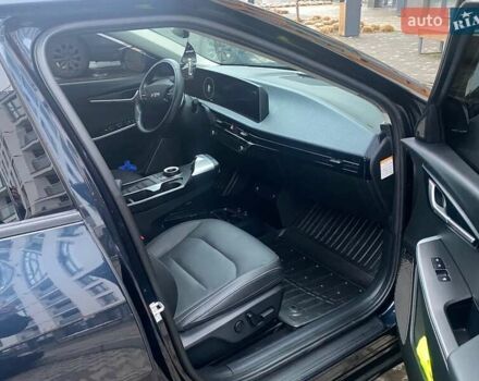 Синій Кіа EV6, об'ємом двигуна 0 л та пробігом 20 тис. км за 25600 $, фото 13 на Automoto.ua