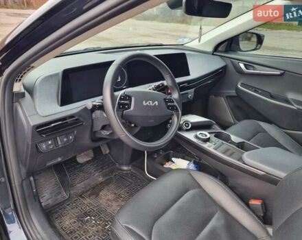 Синий Киа EV6, объемом двигателя 0 л и пробегом 55 тыс. км за 24700 $, фото 1 на Automoto.ua