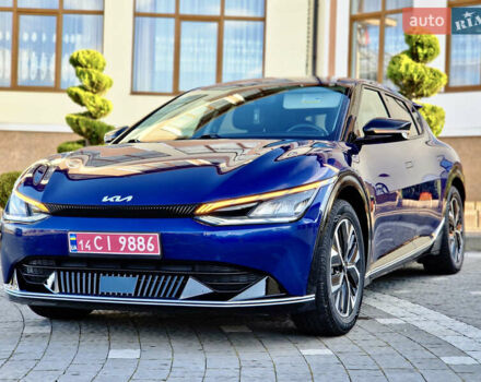 Синий Киа EV6, объемом двигателя 0 л и пробегом 243 тыс. км за 20700 $, фото 1 на Automoto.ua