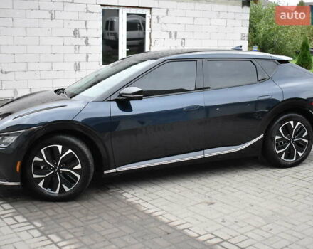 Синий Киа EV6, объемом двигателя 0 л и пробегом 74 тыс. км за 23000 $, фото 2 на Automoto.ua