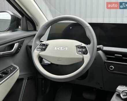 Синій Кіа EV6, об'ємом двигуна 0 л та пробігом 2 тис. км за 28900 $, фото 25 на Automoto.ua