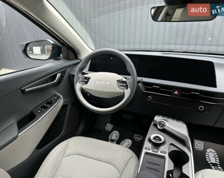 Синій Кіа EV6, об'ємом двигуна 0 л та пробігом 2 тис. км за 28900 $, фото 23 на Automoto.ua