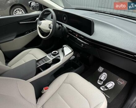 Синій Кіа EV6, об'ємом двигуна 0 л та пробігом 2 тис. км за 28900 $, фото 59 на Automoto.ua