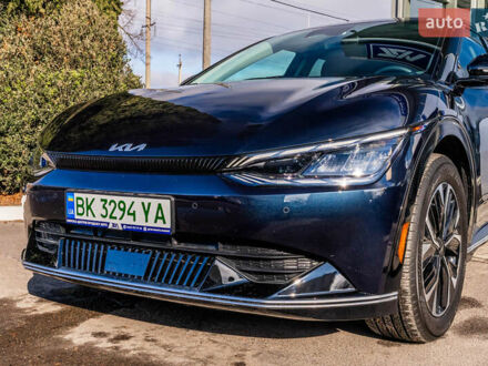 Киа EV6 2023 в Ровно на Automoto.ua Синий Киа EV6, объемом двигателя 0 л и пробегом 1 тыс. км за 40000 $, фото 1 на Automoto.ua