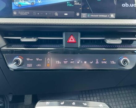 Зелений Кіа EV6, об'ємом двигуна 0 л та пробігом 60 тис. км за 22290 $, фото 29 на Automoto.ua