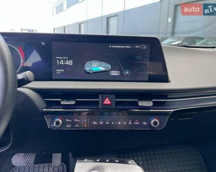 Зелений Кіа EV6, об'ємом двигуна 0 л та пробігом 60 тис. км за 22290 $, фото 26 на Automoto.ua