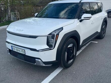 Белый Киа EV9, объемом двигателя 0 л и пробегом 11 тыс. км за 37200 $, фото 1 на Automoto.ua