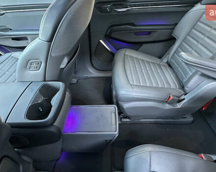 Черный Киа EV9, объемом двигателя 0 л и пробегом 19 тыс. км за 58000 $, фото 11 на Automoto.ua