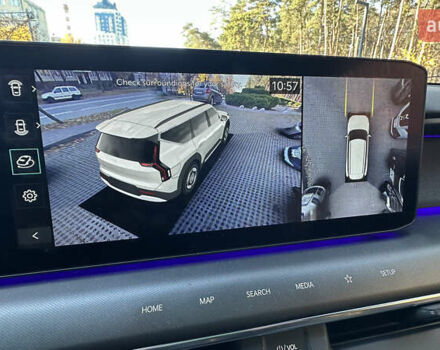 Черный Киа EV9, объемом двигателя 0 л и пробегом 19 тыс. км за 58000 $, фото 14 на Automoto.ua