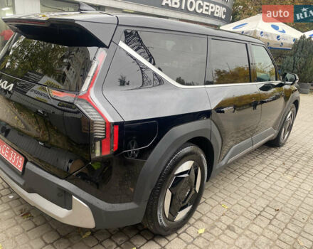 Киа EV9 2023 в Ужгороде на Automoto.ua Черный Киа EV9, объемом двигателя 0 л и пробегом 3 тыс. км за 42000 $, фото 5 на Automoto.ua