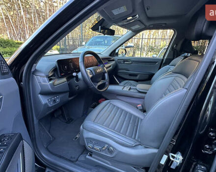 Черный Киа EV9, объемом двигателя 0 л и пробегом 19 тыс. км за 58000 $, фото 7 на Automoto.ua