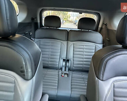 Черный Киа EV9, объемом двигателя 0 л и пробегом 19 тыс. км за 58000 $, фото 12 на Automoto.ua