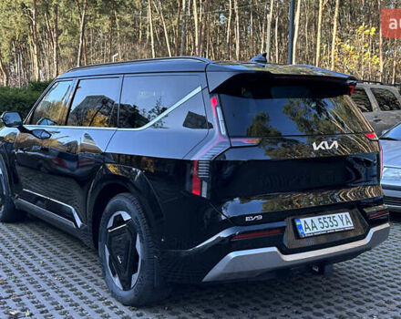 Черный Киа EV9, объемом двигателя 0 л и пробегом 19 тыс. км за 58000 $, фото 5 на Automoto.ua