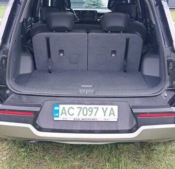 Черный Киа EV9, объемом двигателя 0 л и пробегом 26 тыс. км за 46000 $, фото 7 на Automoto.ua