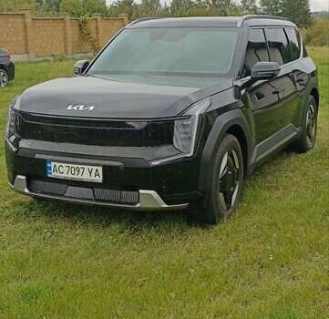 Черный Киа EV9, объемом двигателя 0 л и пробегом 26 тыс. км за 46000 $, фото 2 на Automoto.ua