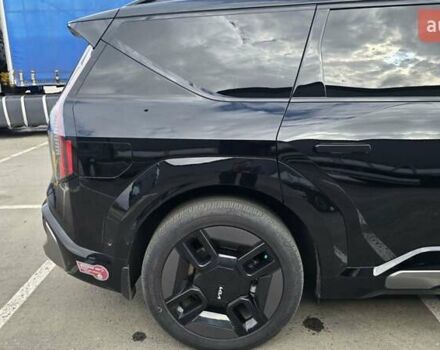 Черный Киа EV9, объемом двигателя 0 л и пробегом 25 тыс. км за 55000 $, фото 7 на Automoto.ua