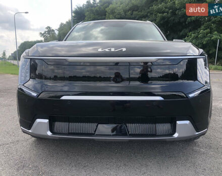 Черный Киа EV9, объемом двигателя 0 л и пробегом 37 тыс. км за 49900 $, фото 4 на Automoto.ua